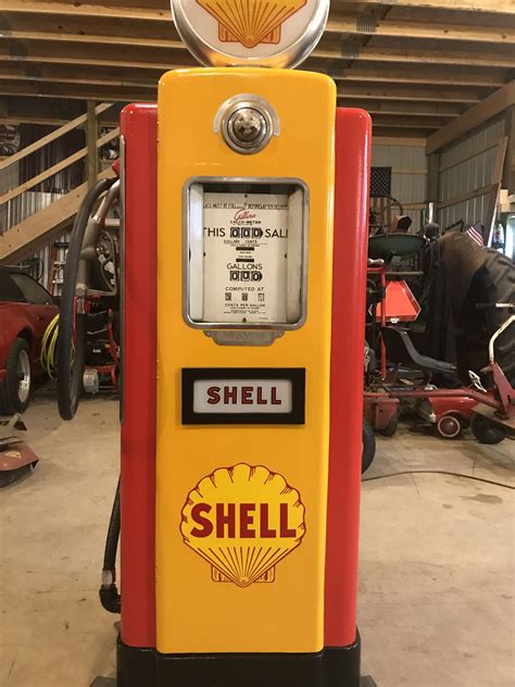 Pin By Eric Guillermin On Shell Vintage Gas Pumps Gas Pumps Old Gas