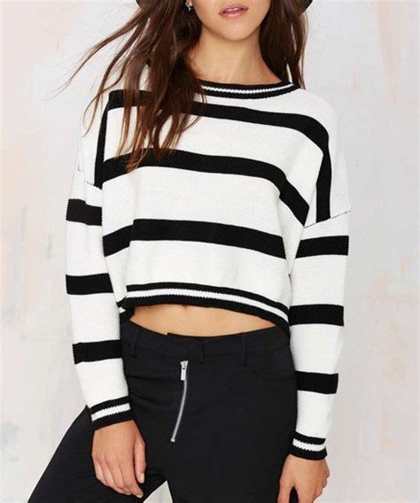 Stylish Round Neck Long Sleeve Black And White Stripe Knitted Crop Top