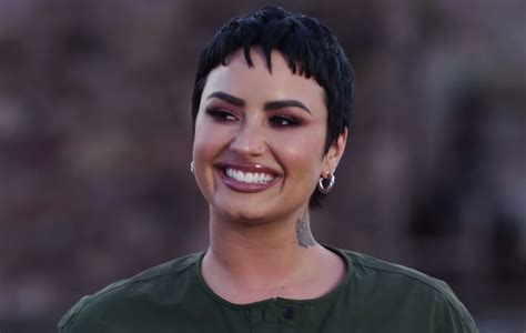 Demi Lovato Investigates Ufos In ‘unidentified With Demi Lovato’ Series Trailer