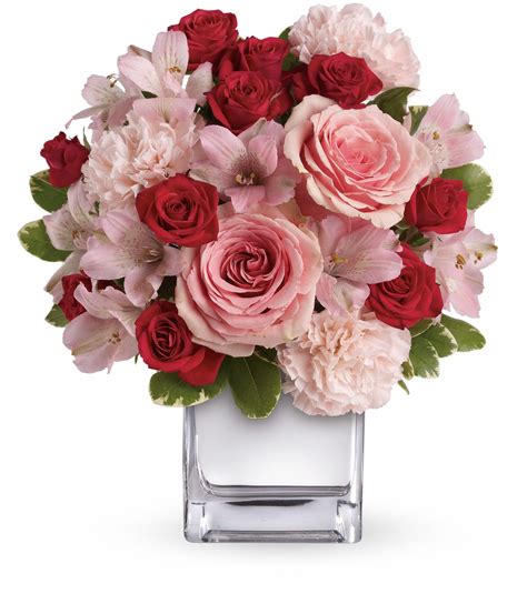 Love That Pink Bouquet With Roses Valentines Flowers Flower Delivery