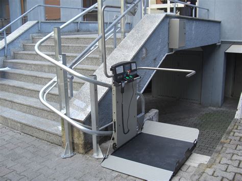 Inclined Curved Platform Wheelchair Lifts Ni For Disabled Users