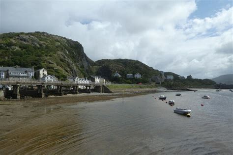Barmouth Harbour And Railway DS Pugh Cc By Sa 2 0 Geograph Britain