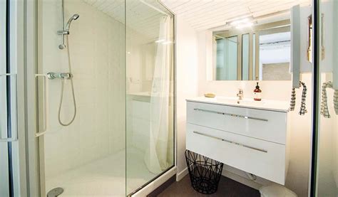 10 sublimes salles de bains ouverte sur la nature ! Comment aménager une petite salle de bain avec une déco design