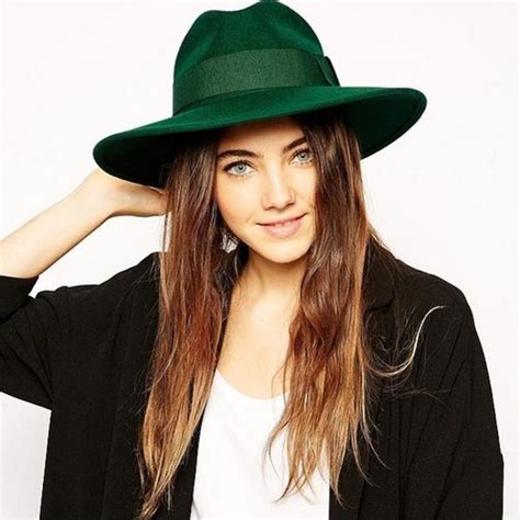 15 Stylish Ways To Wear Green On St Paddys Day Outfits With Hats