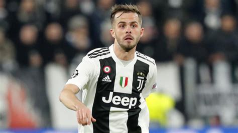 Entérese todo sobre la carrera y logros de miralem pjanic en scores24.live! FC Barcelona - La Liga: Pjanic agrees to sign for ...