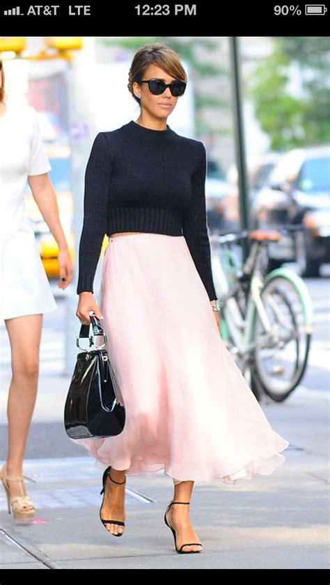 I Love Jessica Albas Fashion Style She Always Looks So Chic Pink