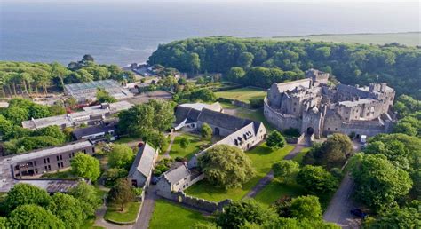 Atlantic college o united world college of the atlantic (a volte denominato uwc atlantic college, uwcac o uwca) è un sixth form college indipendente , internazionale e residenziale nella vale of glamorgan in galles. UWC Atlantic - UNITED WORLDWIDE