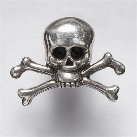 Skull And Crossbone Lapel Pin Lapel Pins Mens Lapel Pins Custom