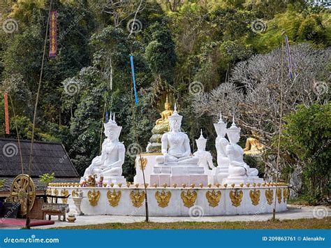 white buddhist statues wat tham chiang dao buddhist temple complex stock image image of
