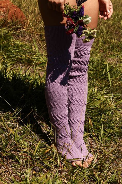 rolling cable knit thigh high leg warmers with stirrups lavender · fast eu shipping · pole junkie