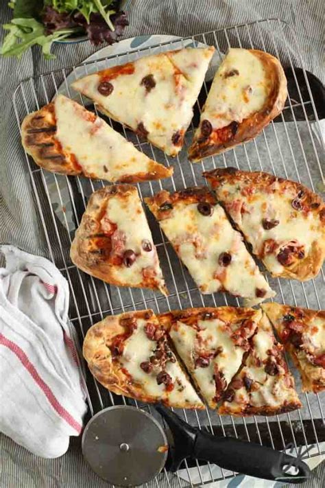 Flat Bread Pizza Quick And Easy Pizza Recipe Ideal For Packed Lunches