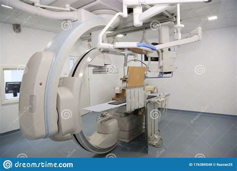Angio Lab In A Hospital With Diagnostic Imaging Equipment Stock Photo