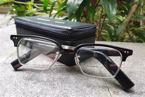 Please pay attention to the electronic components packed into the frame sides on the glasses, and do not heat or bend the frame sides. Huawei X Gentle Monster Eyewear II Lightning Review ...