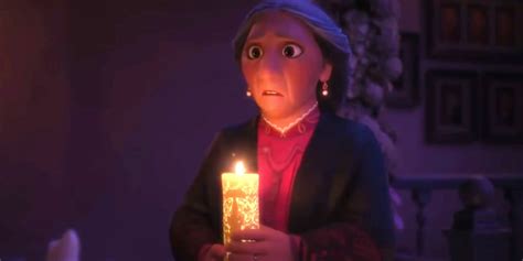 Encanto Director Explains Candle Flicker During Mirabels Gift Ceremony