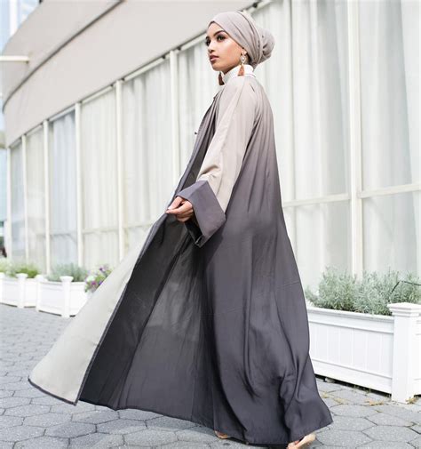 Hajra On Instagram “this Abaya 🙌🏽 Alshamsapparel 📸 Talktouno
