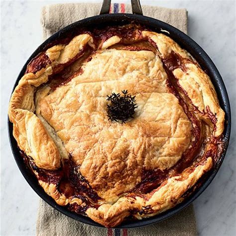 It sounds weird, and you'll be dubious when you read the ingredients. Jamie Oliver: kippastei in de pan - recept - okoko recepten