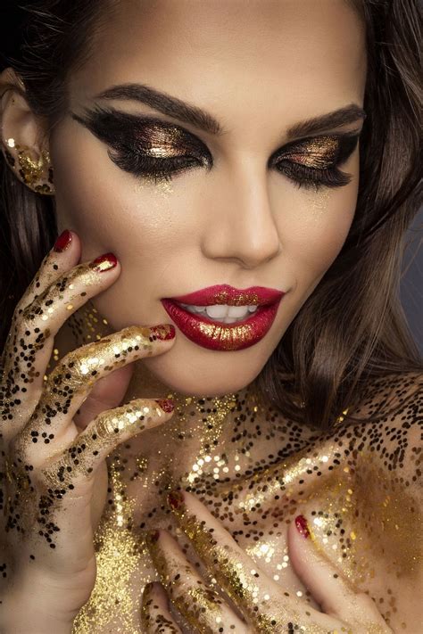 953 Beauty Makeup Gold Fashion