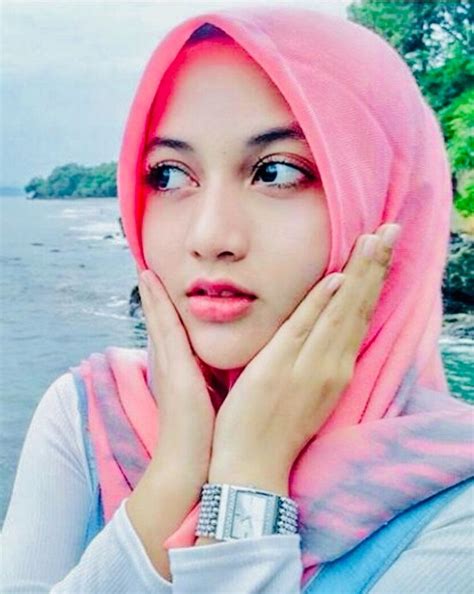Girl In Hijab Hijab Beautiful Muslim Women Beautiful Hijab Most Beautiful Indian Actress