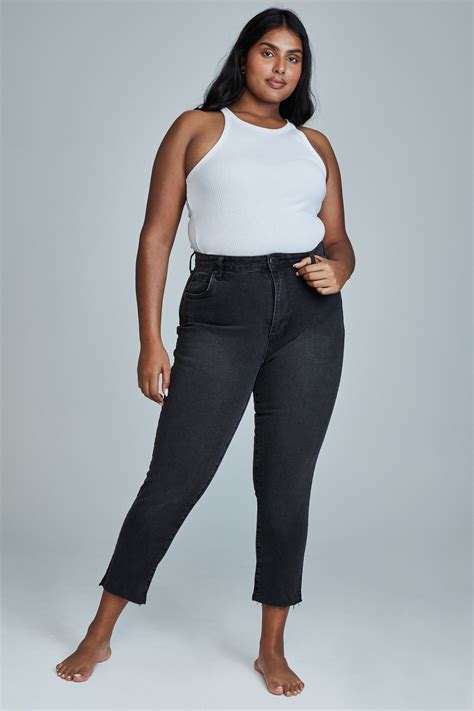 Relaxed Mom Jean Plus Size Curve By Cotton On