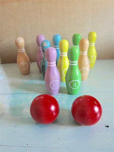 Vintage Bowling Game Wooden Pins Game Indoor Bowling Outdoor Game 10