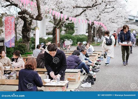 Tokyo Japan April 2 2019 Happy Japanese Celebrate Make Picnic Near