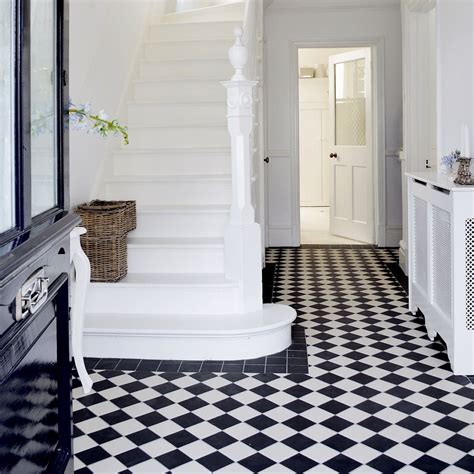 They're the first area you see when you walk into the home and therefore have the potential to one way to create a distinct effect in your hallway, regardless of style, is to use striking floor tiles. 39+ Contemporary Hallway Tiles (With images ...
