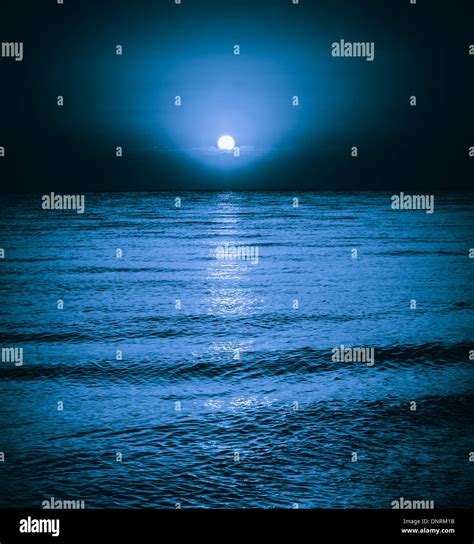 Moon Reflection Ocean Hi Res Stock Photography And Images Alamy