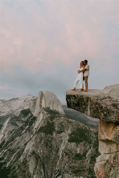 Yosemite Adventure Session Couple Shoot Engagement Session Outfit