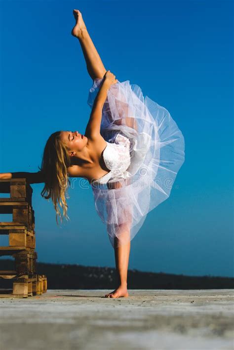 Art Ballet Young Ballerina Ballet Dancer Leg Split Flexible Girl