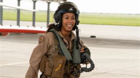 Making History Us Navy Welcomes First Black Female Tactical Aircraft