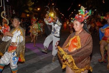 En esta época hay muchas actividades en diferentes puntos de la ciudad pero algunas son más especiales que otras. Angélica Italia: Festival de Luces y Colores por el cierre ...