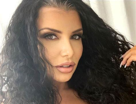 Romi Rain Height Weight Bio Wiki Age Photo Instagram Fashionwomentop