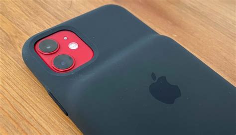 Apples Iphone 11 Battery Cases Bring Juice In A Thick Case Pickr