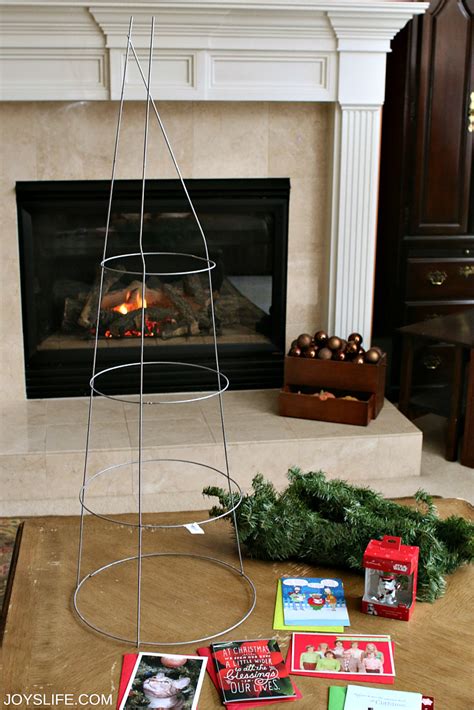 How To Make A Tomato Cage Christmas Tree Card Holder