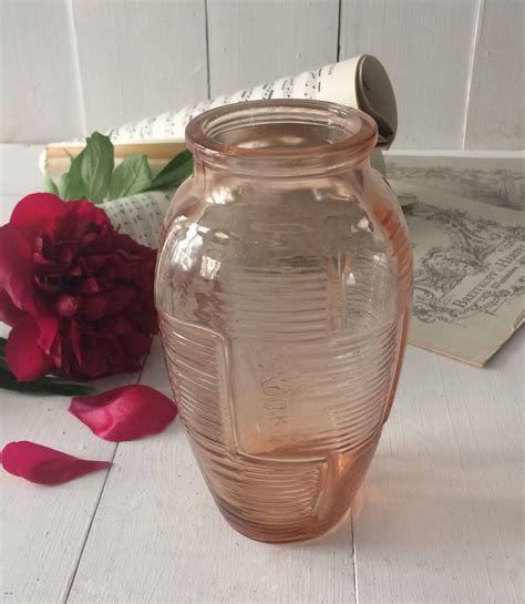There is another possible translation coming up roses ( i see life coming up roses ) from ethel merman's signature song in the 1959 broadway musical, gypsy, lyrics by sondheim whose notes. Pink glass vase.French vintage pressed rose coloured 1960 ...