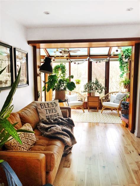 How to get the modern boho look. This Bright Boho House Has 75 House Plants… All With Their ...