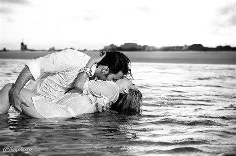 Ensaio na praia Ilha do Mel Paraná Fotos de casais praia Fotos de casamento na praia Dicas