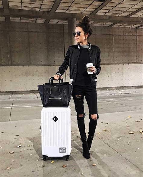 Lookbook Fashion Black Travel Outfits Street Fashion Hand Luggage
