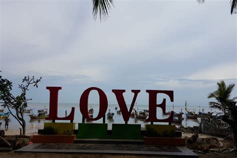 Indahnya Pantai Kelapa Tuban Wajib Mampir Genpi Co Jatim