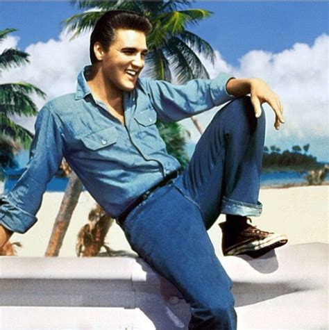 Elvis Presley For Vogues 14 Most Iconic Denim On Denim Moments Elvis Presley Fotos De
