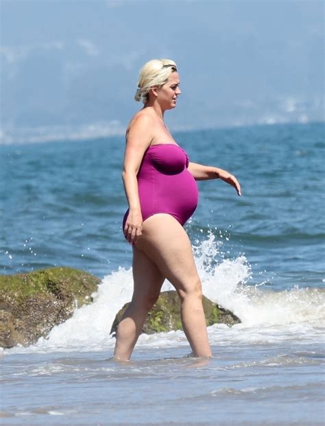 Katy Perry In A Sexy Bikini On The Beach While Pregnant 52 Photos