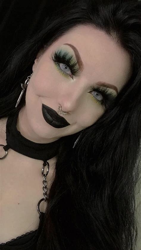 Goth Dark Hair Gothic Gothic Beauty Fashion Models Piercing Goth