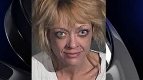 That 70s Shows Lisa Robin Kelly Arrested Report Says Cbs News