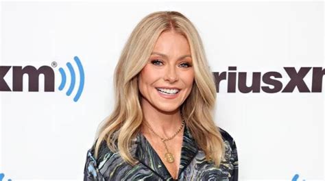 Kelly Ripa Opens Up About Sexist Working Conditions At Live Show