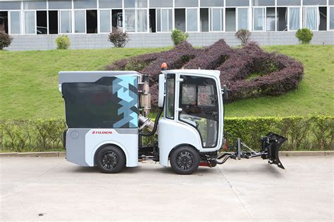 Advantages And Configuration Of Fulongma Pure Electric Snow Removal Vehicle