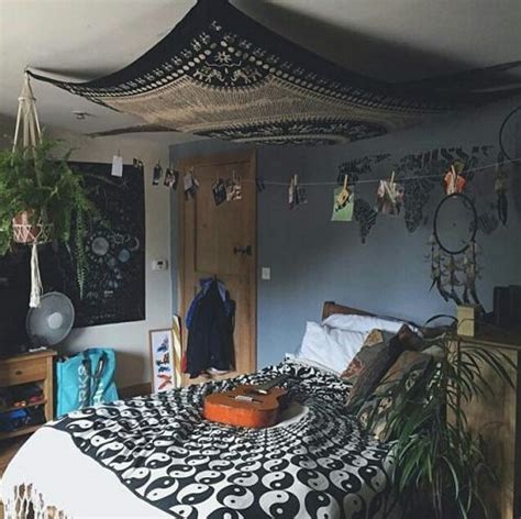 Librivox is a hope, an experiment, and a question: roomgoal | Room inspiration bedroom, Dreamy room, Bedroom ...
