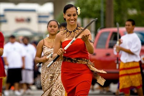 Samoan Woman Samoan Women Samoan Dance Samoan People