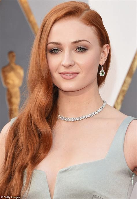 Sophie Turner Drops Game Of Thrones Spoiler About Sansa Stark At Oscars