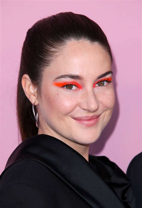 Download 720x1280 wallpaper shailene woodley, actress, movie, sit, samsung galaxy mini s3, s5, neo, alpha, sony xperia. Shailene Woodley Attends the CFDA Fashion Awards in New ...