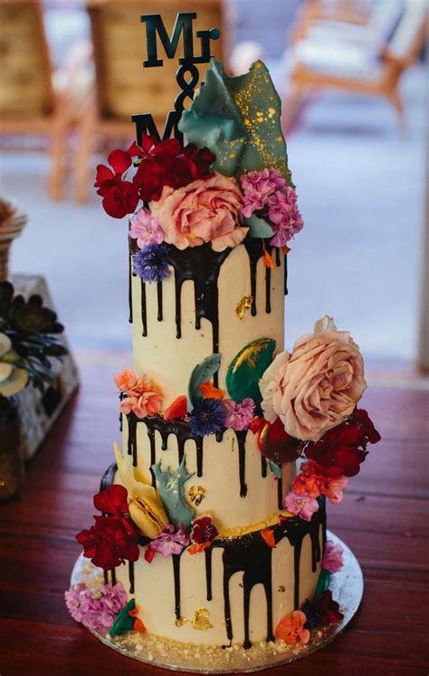 Trendy Drip Wedding Cakes That Make Your Dessert Table Totally Instagram Worthy Stylish